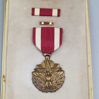 US Meritorious Service Medal in Case . YMU6051