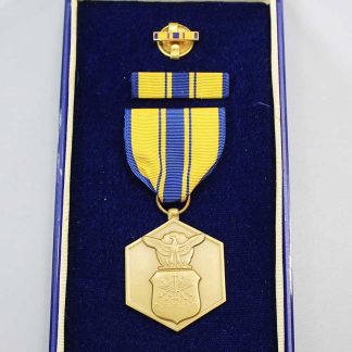 USAF Merit Medal in Case . YMU6056